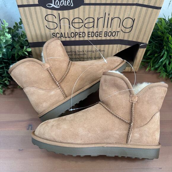 Kirkland Signature Women's Shearling Scalloped Edge Boots Size 9 - Picture 2 of 6